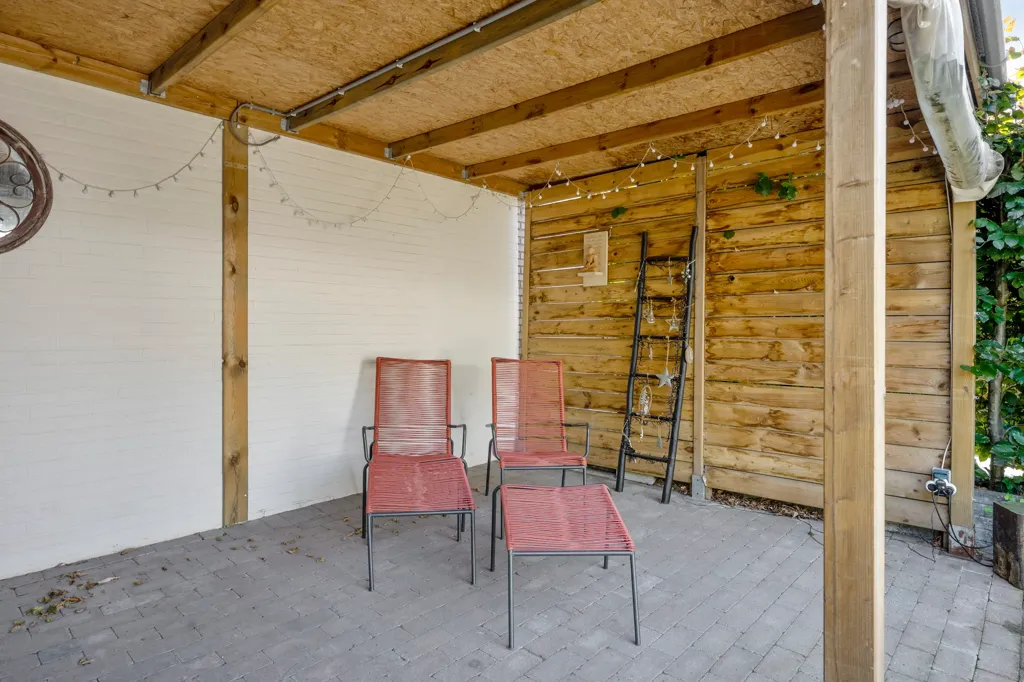 Terrass - Spacious House with Deep Garden in Born