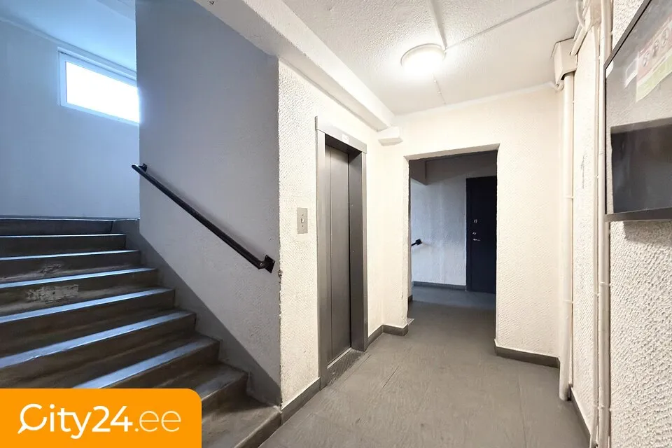 hallway_entrance