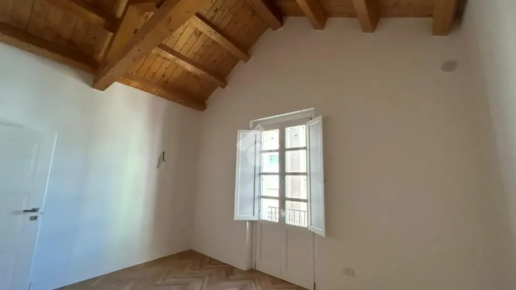 Rooms - Modernised Bilocale with Balcony in Cagliari
