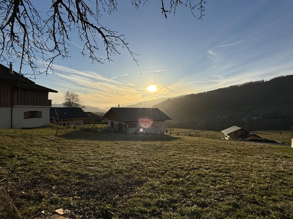 Aed - Constructible Plot with South Exposure near Village Centre