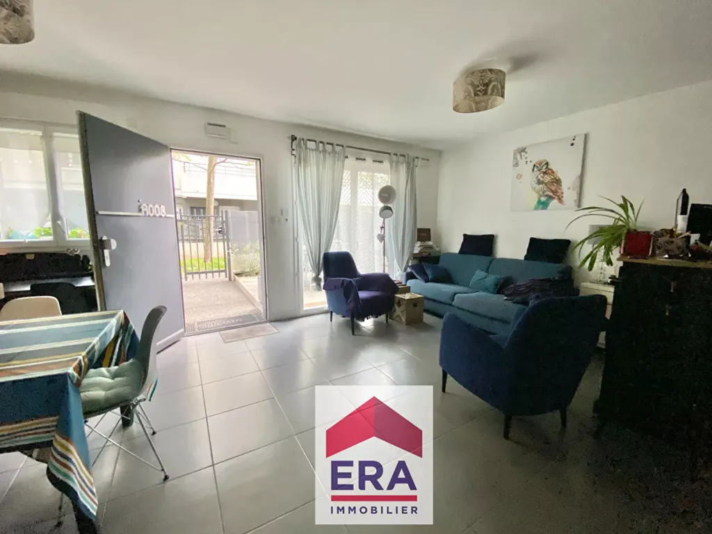 Living Room - Duplex with Balcony and Garden in Sartrouville