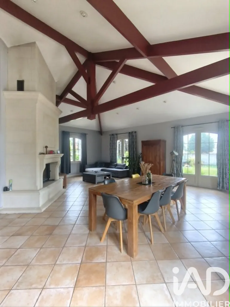 Dining Room - Detached House with Pool in Essarts-en-Bocage