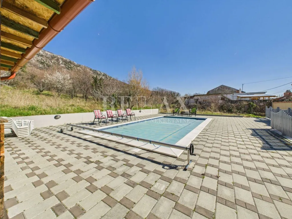 Bassein - Traditional House with Pool in Bribir