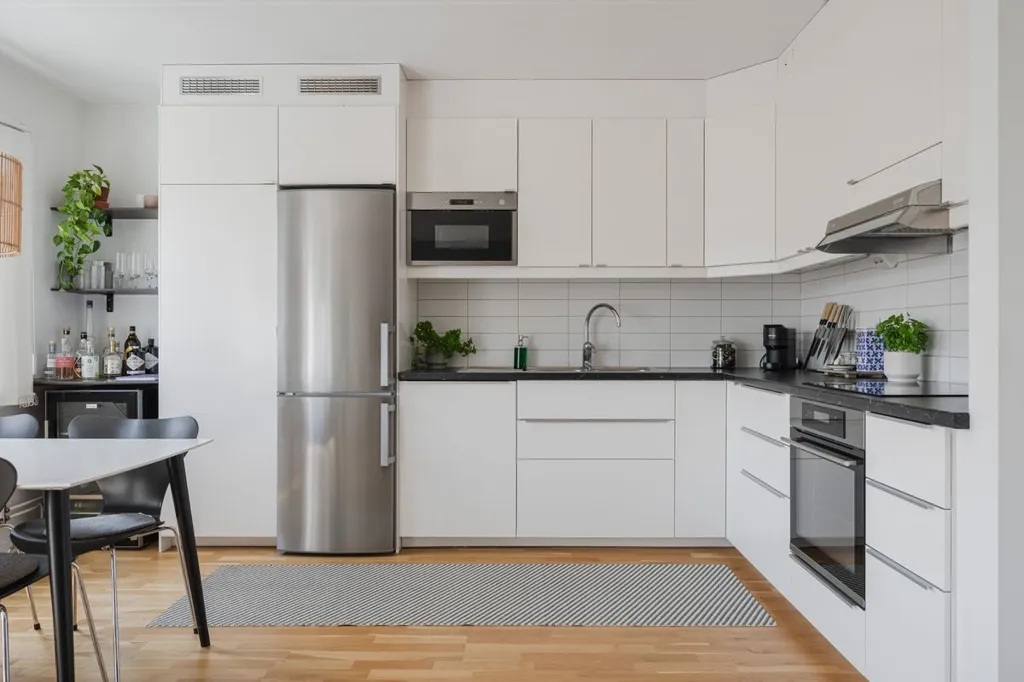 Kitchen - Apartment with South-Facing Balcony in Västra Hamnen