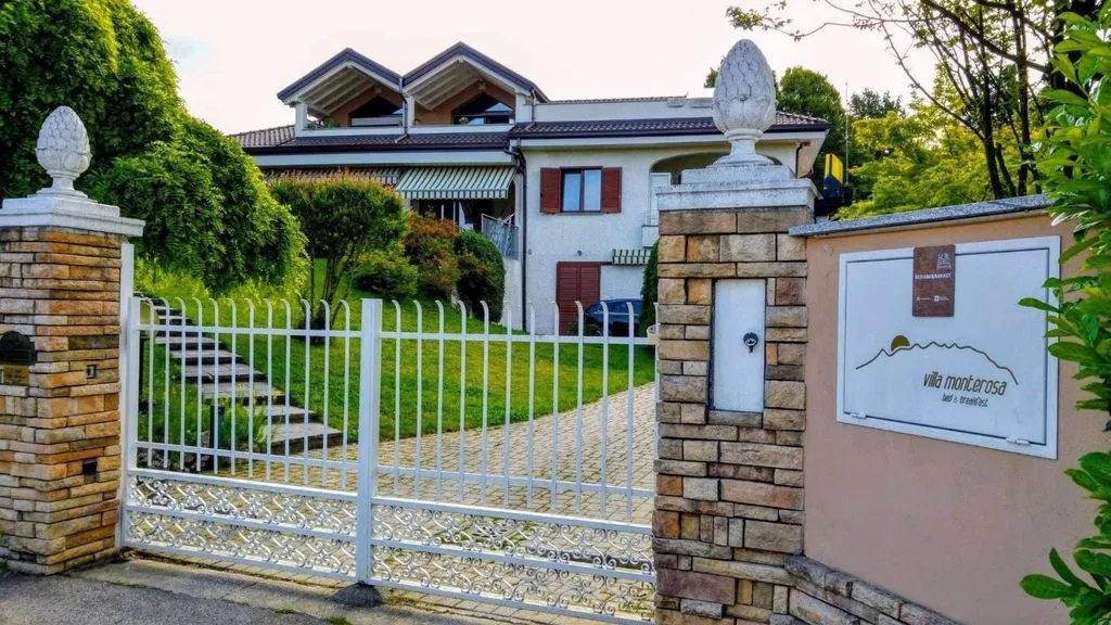Extérieur - Luxury Villa with Pool in Castronno
