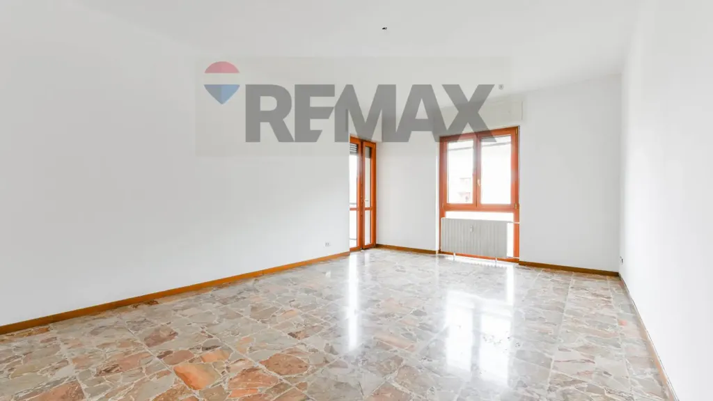 Toad - Bright Three-Bedroom with Park Views in Vedano al Lambro