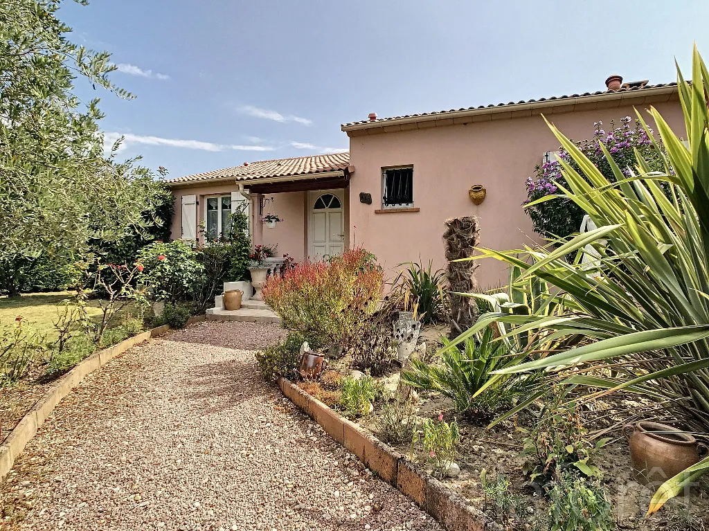 Esterno - House with Orchard Garden in Finhan