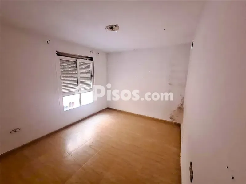 Pièces - Ground Floor Flat with Renovation Potential in Roquetas de Mar