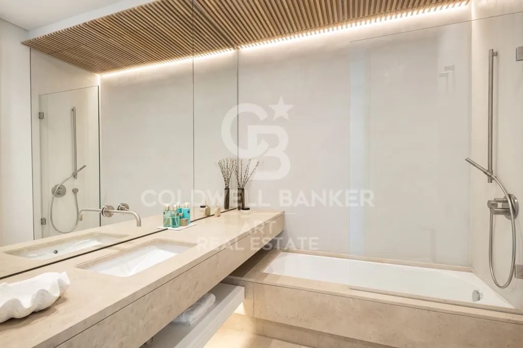 Salles de bain - Ultra-modern Villa with Panoramic Views in Benahavís