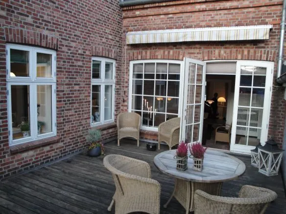 Terrasse - Six-Bedroom Flat with Terrace in Varde