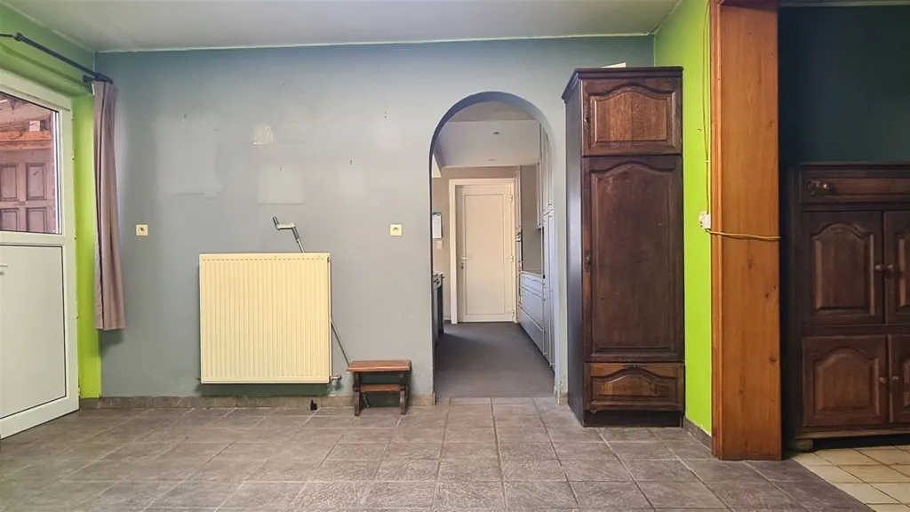 Esik - Renovation Project House with Solar Panels in Kortessem