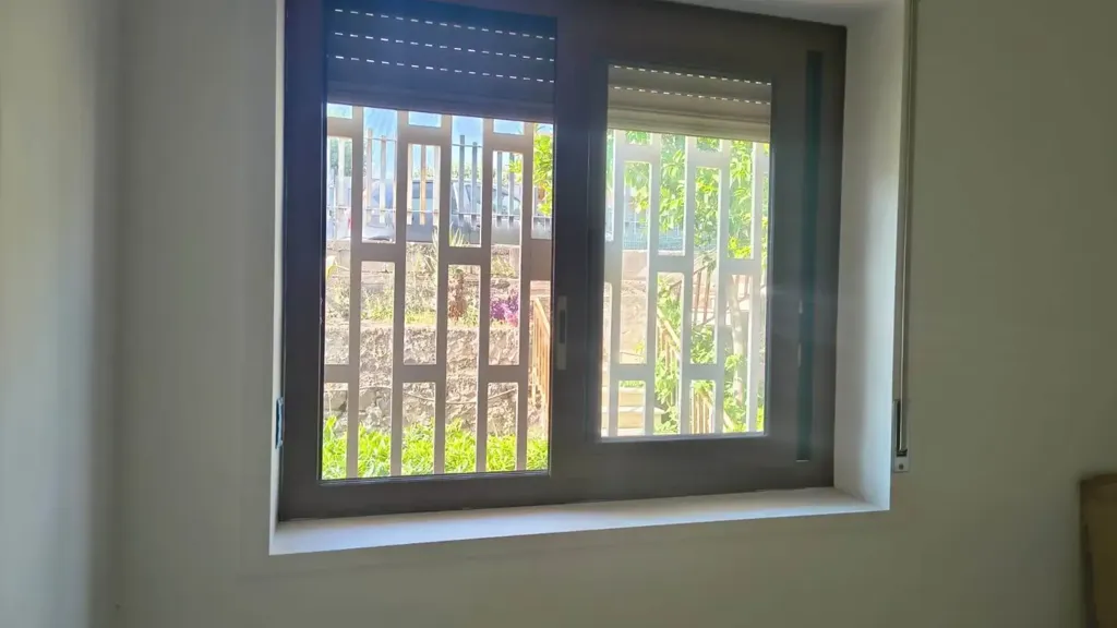 Stanze - Appartamento con terrazzo e posto auto a Misterbianco