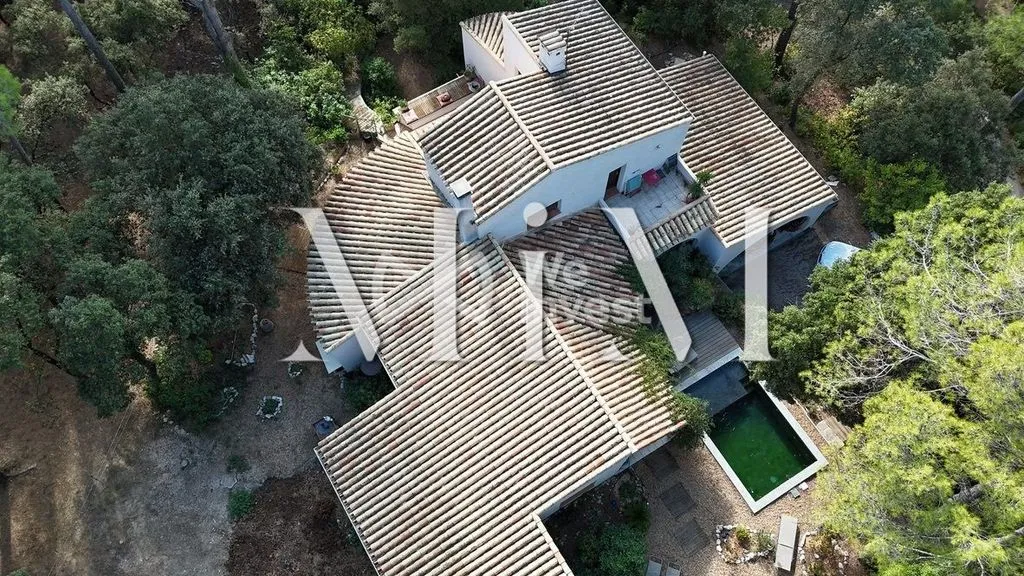 Õhuvaade - Architectural Villa with Pool in Assas