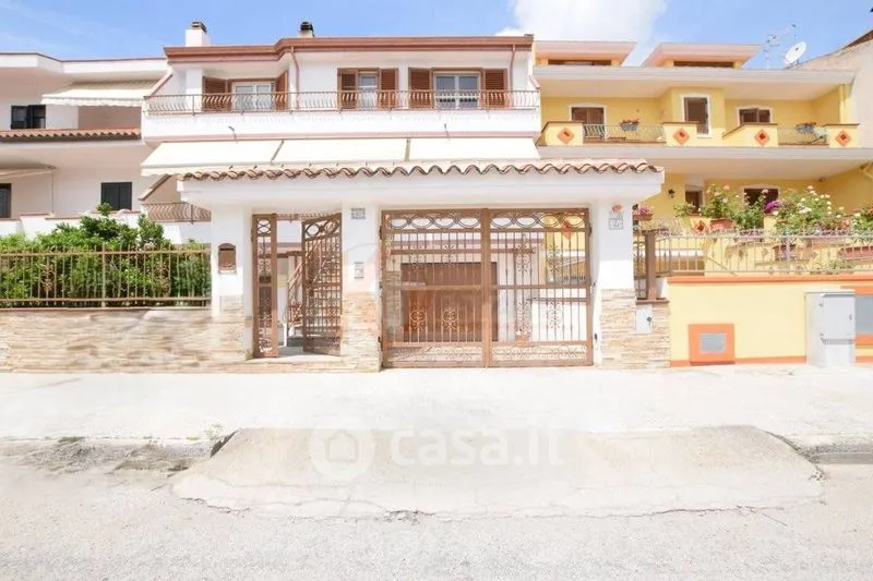 Välivaade - Terraced Villa with Solar Panels in Nuoro