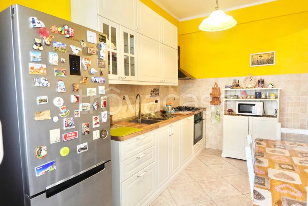 Köök - Bright Apartment with Balcony in Turin