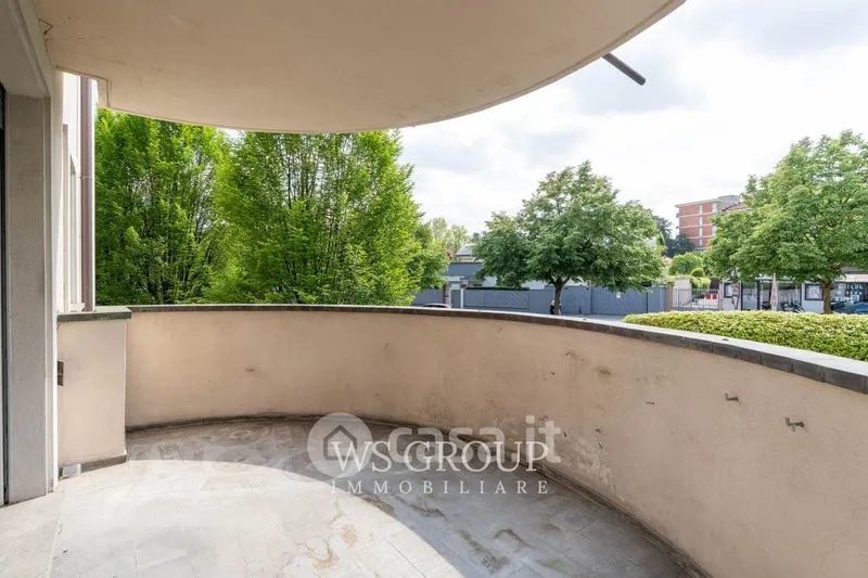 Balcony - Modern Bilocale with Balcony in Monza