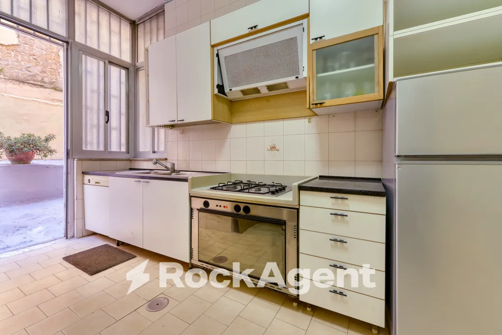 Köök - Apartment with Terrace in Central Chiaia