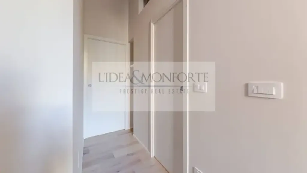 Esik - Luxury Refined Duplex in Milan