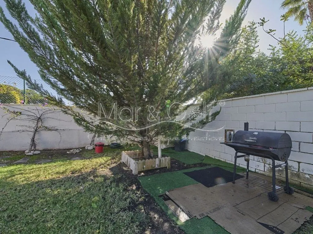 Aed - Chalet with Pool in La Font
