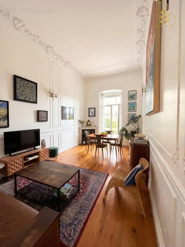 Living Room - Characterful Apartment with Balcony in Menton