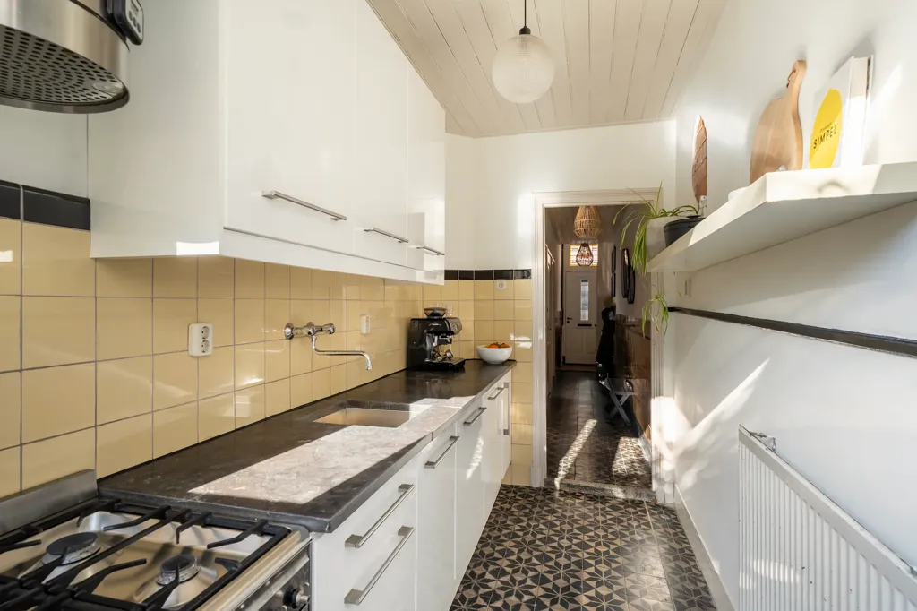 Kitchen - 4-room house in Leiden