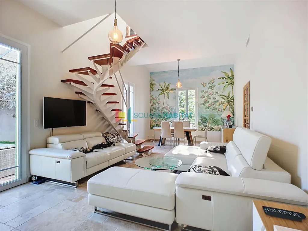 Séjour - Villa Lumineuse avec Terrasse au Cap d'Antibes