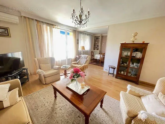 Séjour - Appartement T3 avec Balcon au Centre-ville d'Alès