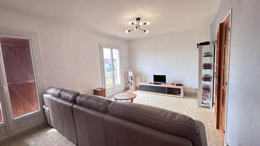 Séjour - Villa Plain-Pied avec Jardin à Romenay
