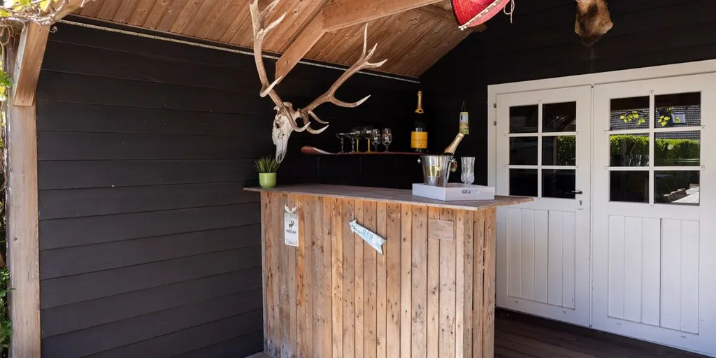 Terrasse - Maison Rénovée avec Piscine à Sint-Eloois-Winkel