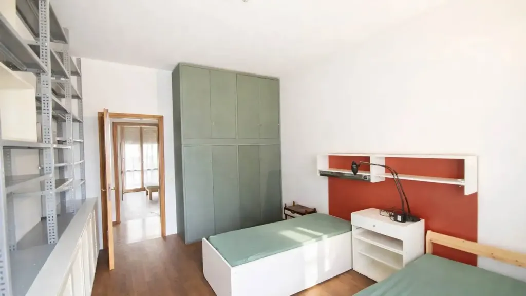 Chambres - Spacious Apartment with Balcony in Piacenza