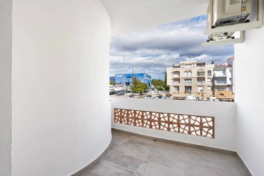 Balcony - Luxury Apartment with Marina Access in Empuriabrava