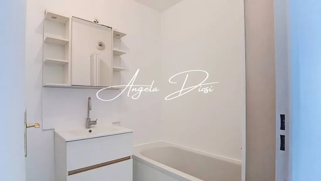 Salles de bain - Appartement avec Balcon et Parking à Antony