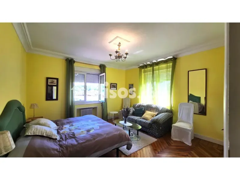 Bedrooms - Señorial House with Private Garden in Torrelavega