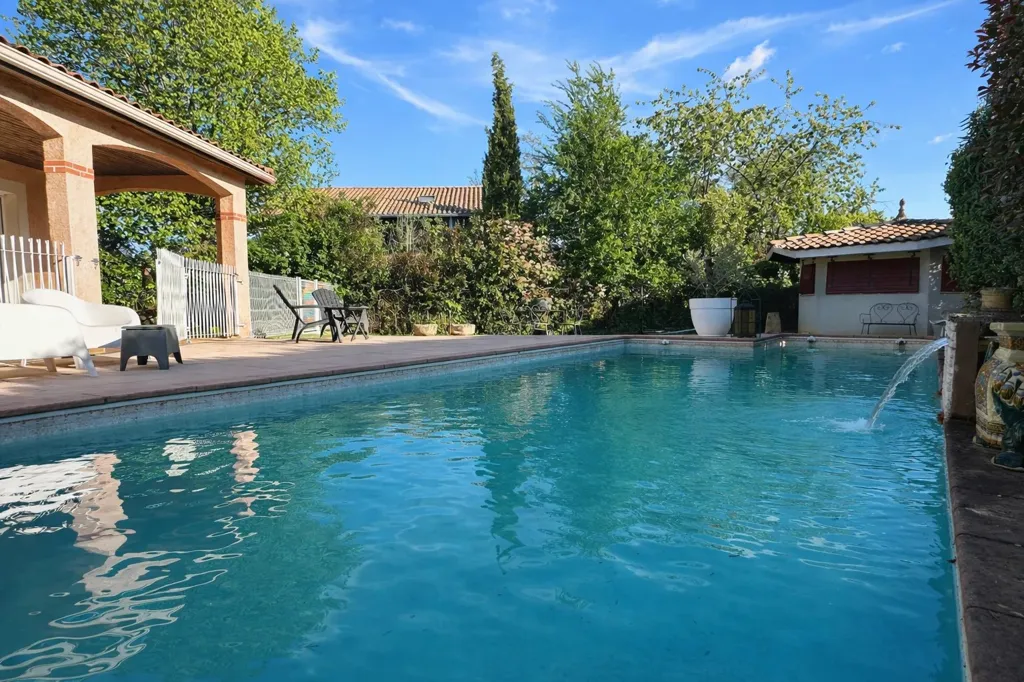Detached 6-Bed House with Pool in Saint-Sulpice-La-Pointe