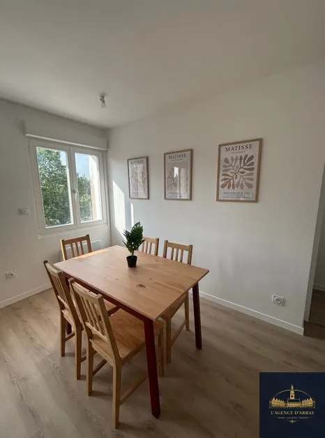 Salle à manger - Colocation Lumineuse en Duplex à Arras