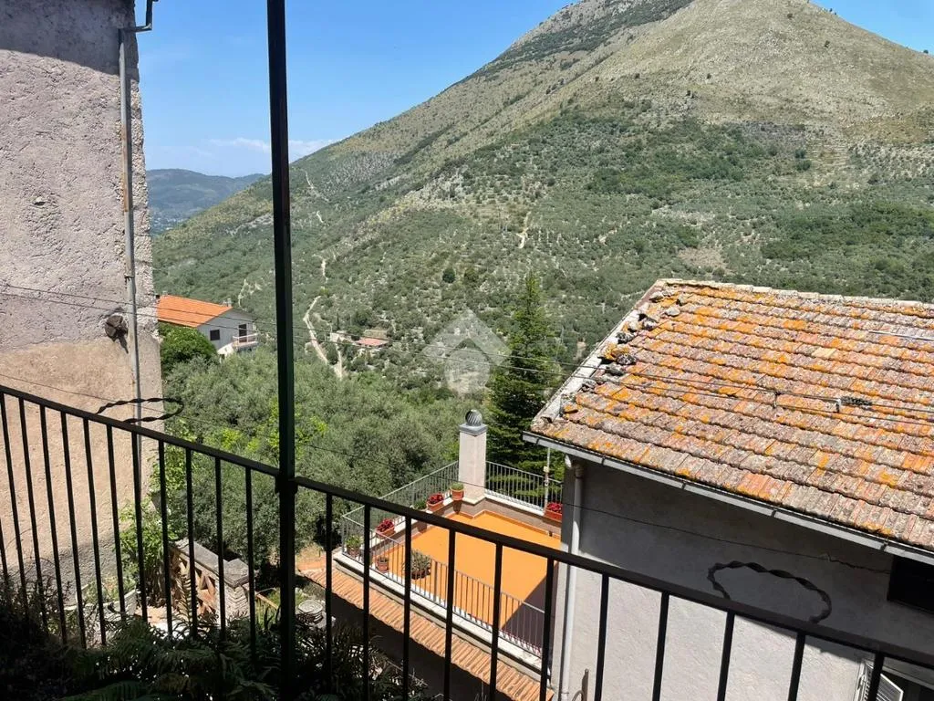 Balcone - Historic Semidetached House in Esperia