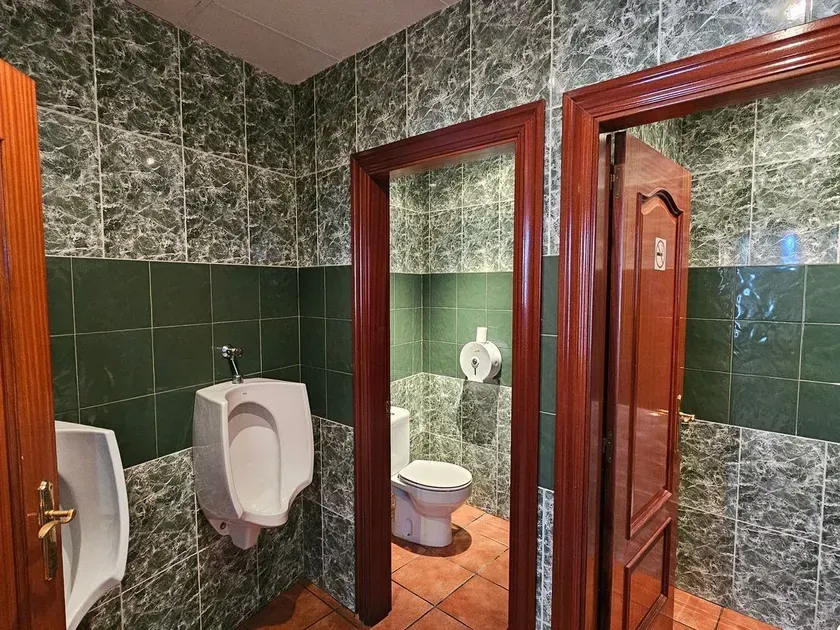 Bathrooms - Hotel with Bar-Restaurant near Corella Centre