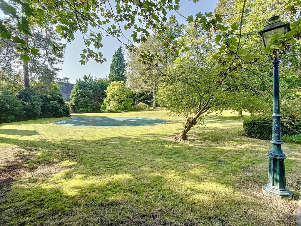 Jardin - Villa Charmante avec Piscine à Kraainem