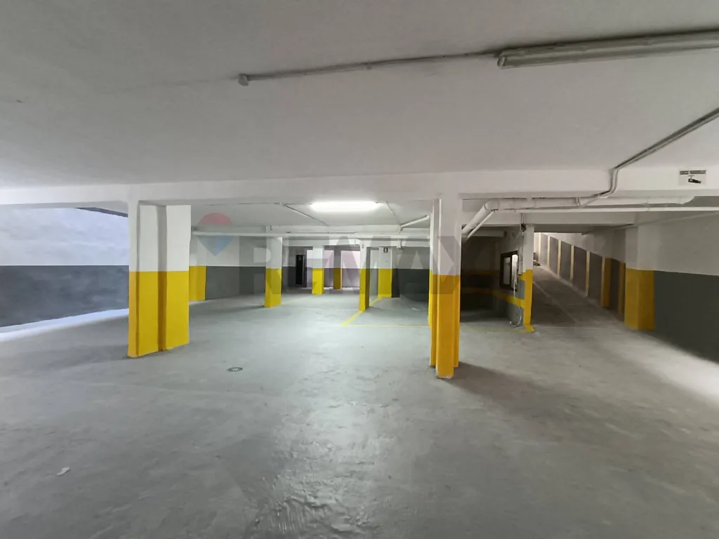 Garaaž - Garage Parking Space in Bari - San Pasquale