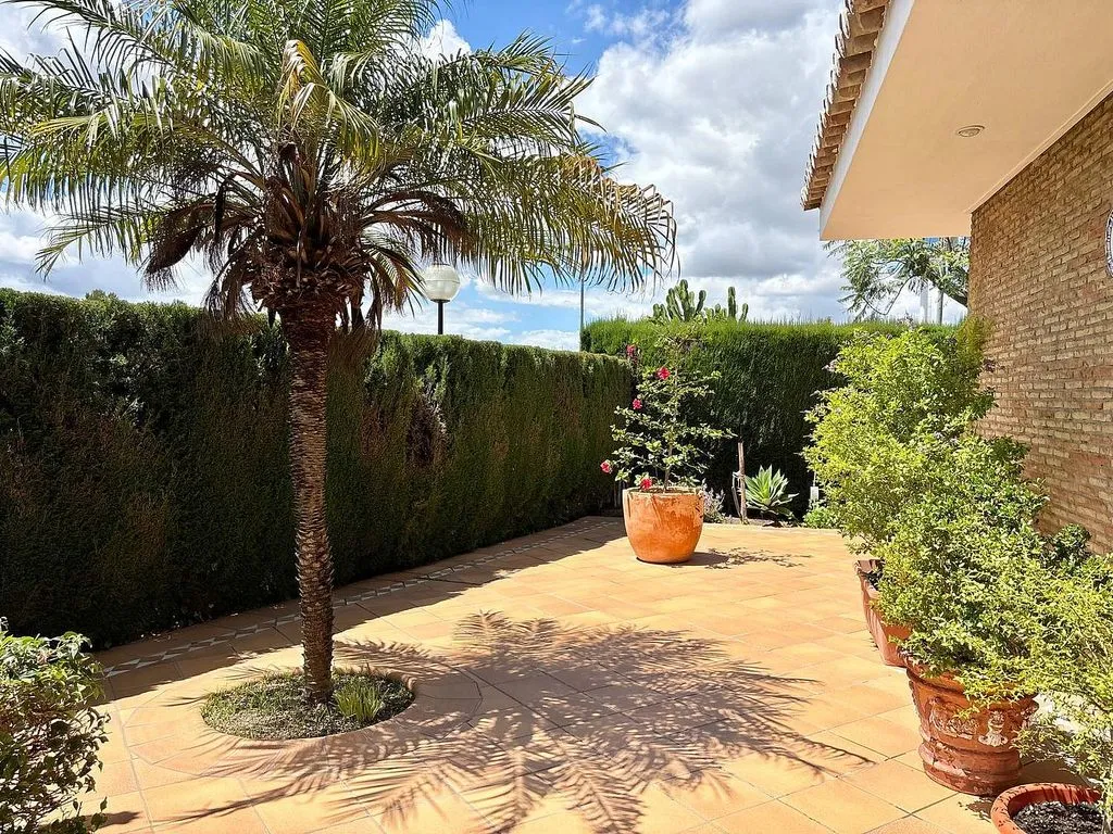 Aed - Chalet with Pool and Terrace in Camas
