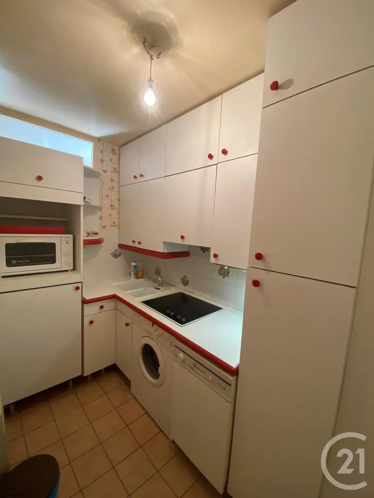 Köök - 2-Bed Apartment with Private Garden in Arpajon