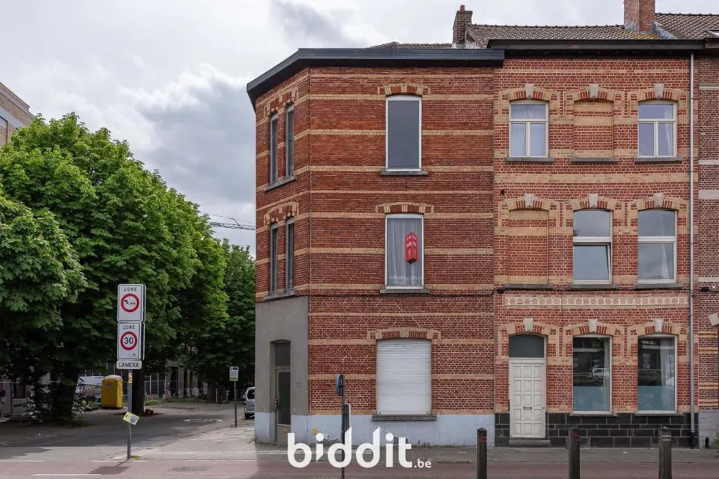 Extérieur - Appartement à Rénover avec 2 Façades en Centre-Ville