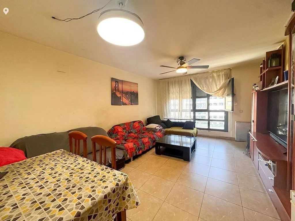 Elutuba - Third-Floor Flat with Garage in Móstoles