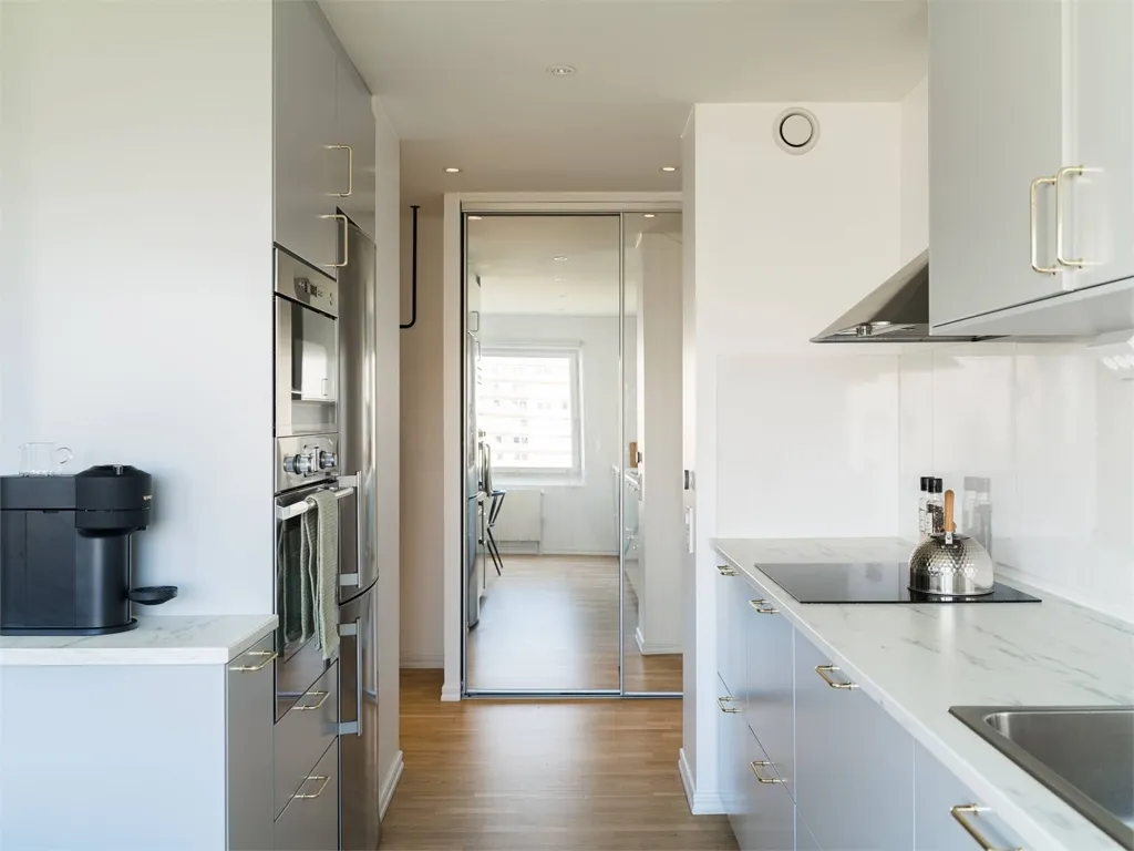 Cuisine - Renovated Apartment with Balcony in Lindeborg