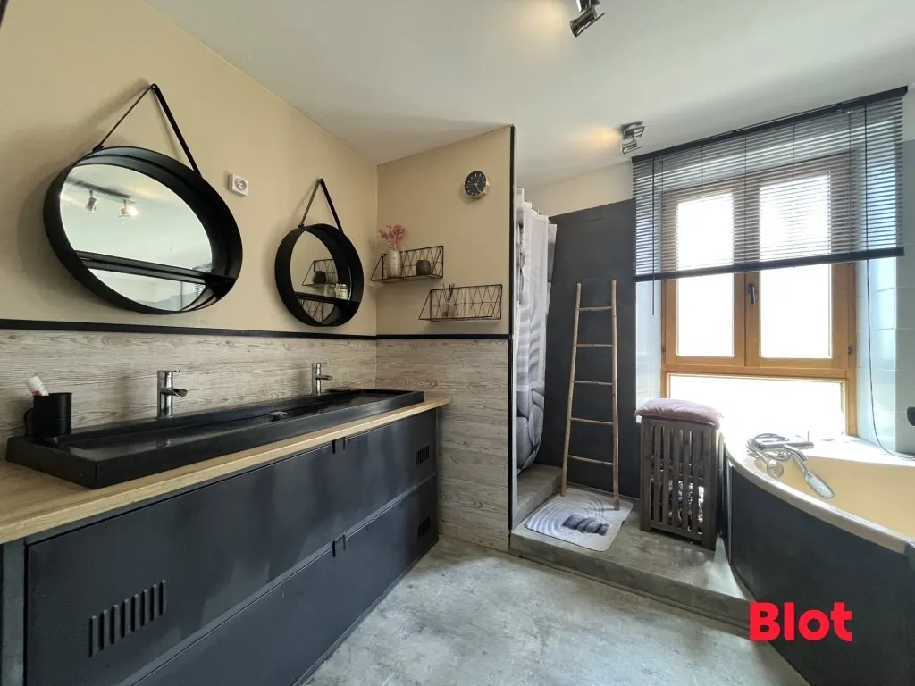 Salles de bain - Maison de Bourg 5 Chambres à Pancé