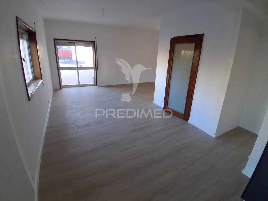 Toad - T2 Apartment with Metro Access in Baguim do Monte