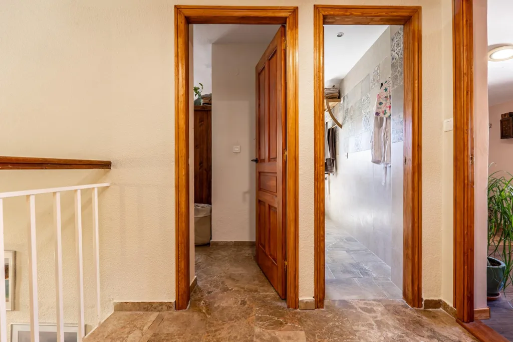 Esik - Chalet with Pool and Terrace in Gojar