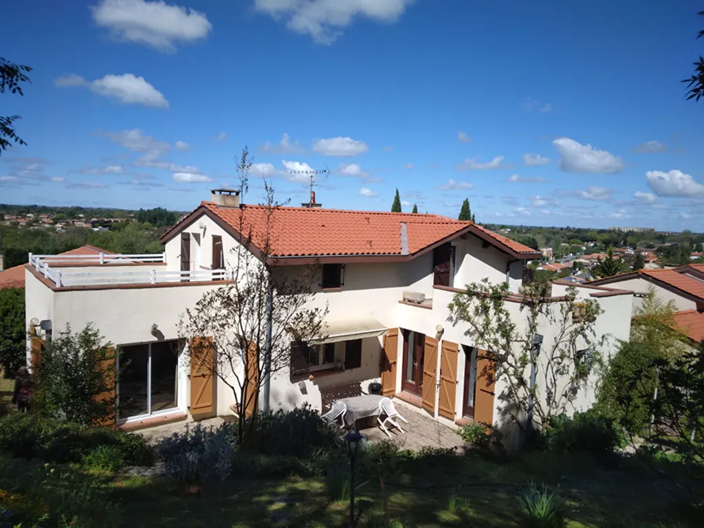 Extérieur - Villa Familiale avec Terrasses à Muret
