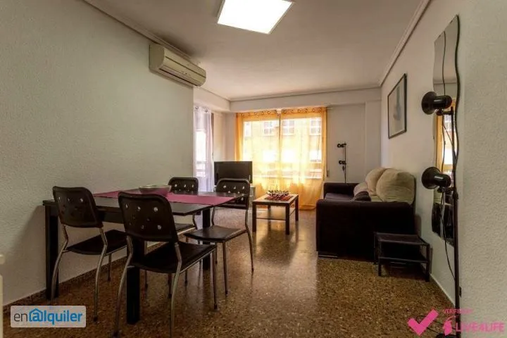 Dining Room - Spacious Student Flat with Terrace in Valencia