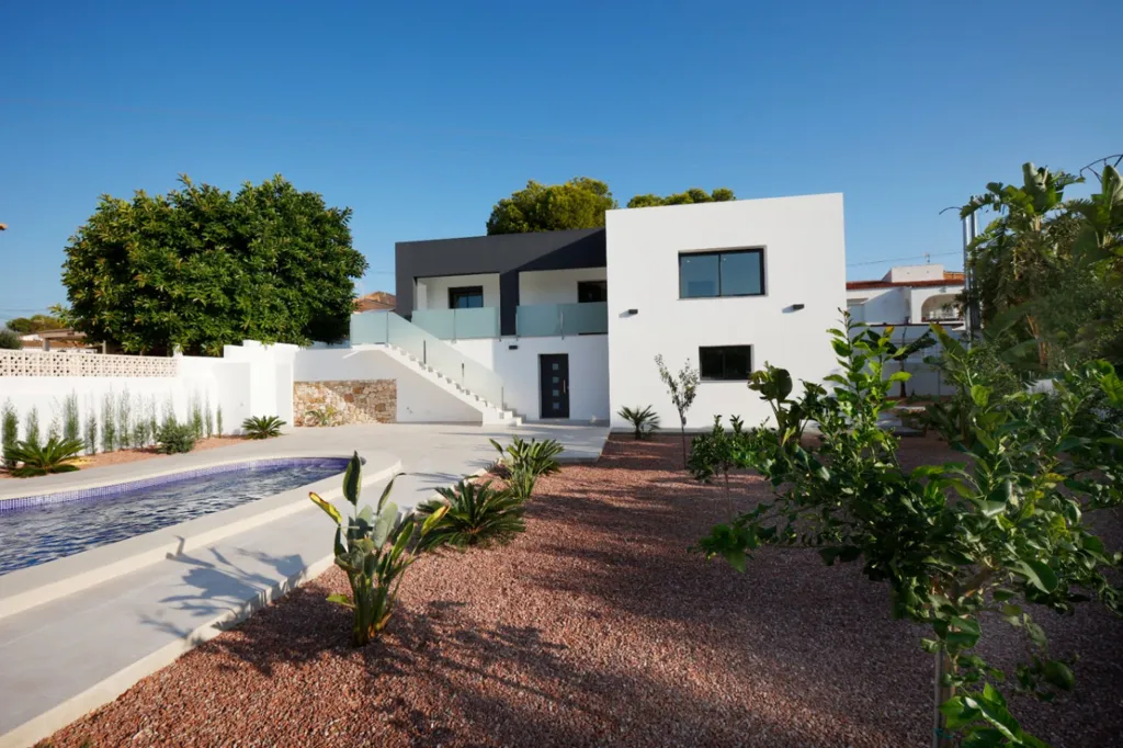 Välivaade - Contemporary Chalet with Solar Installation in Calpe